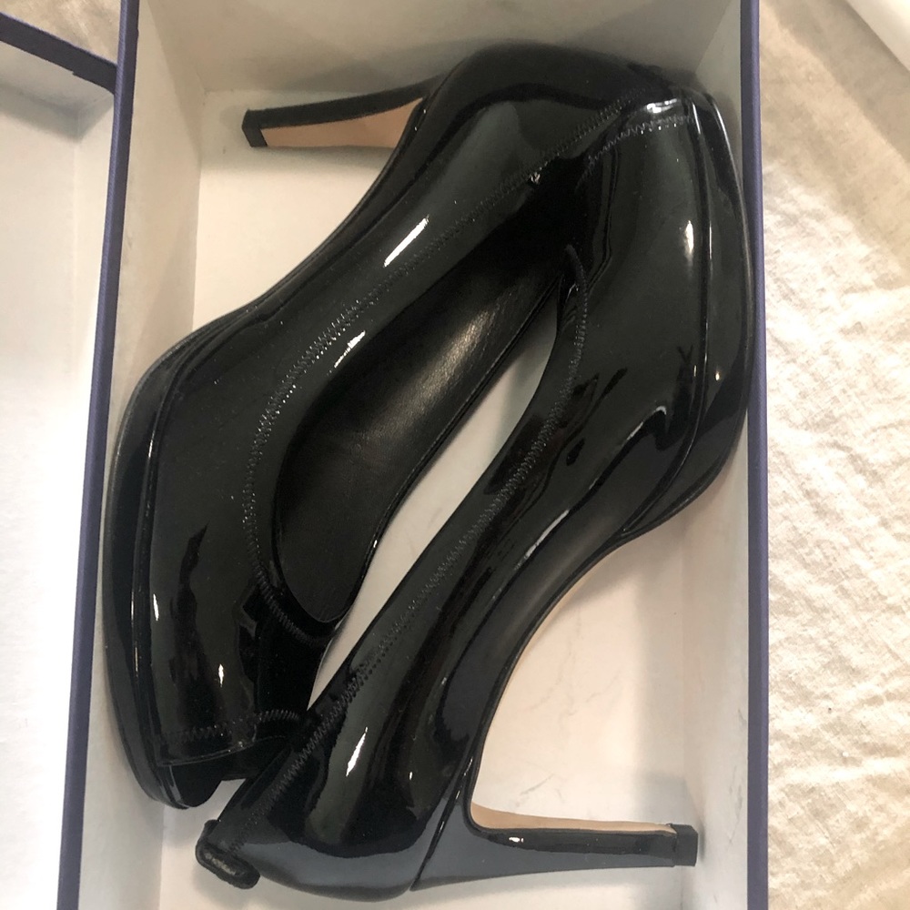 Stuart Weitzman Annabelle pumps. 3.25”